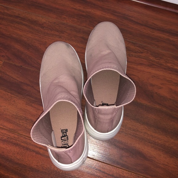 Women’s Speed Knit Sneaker - Picture 3 of 4